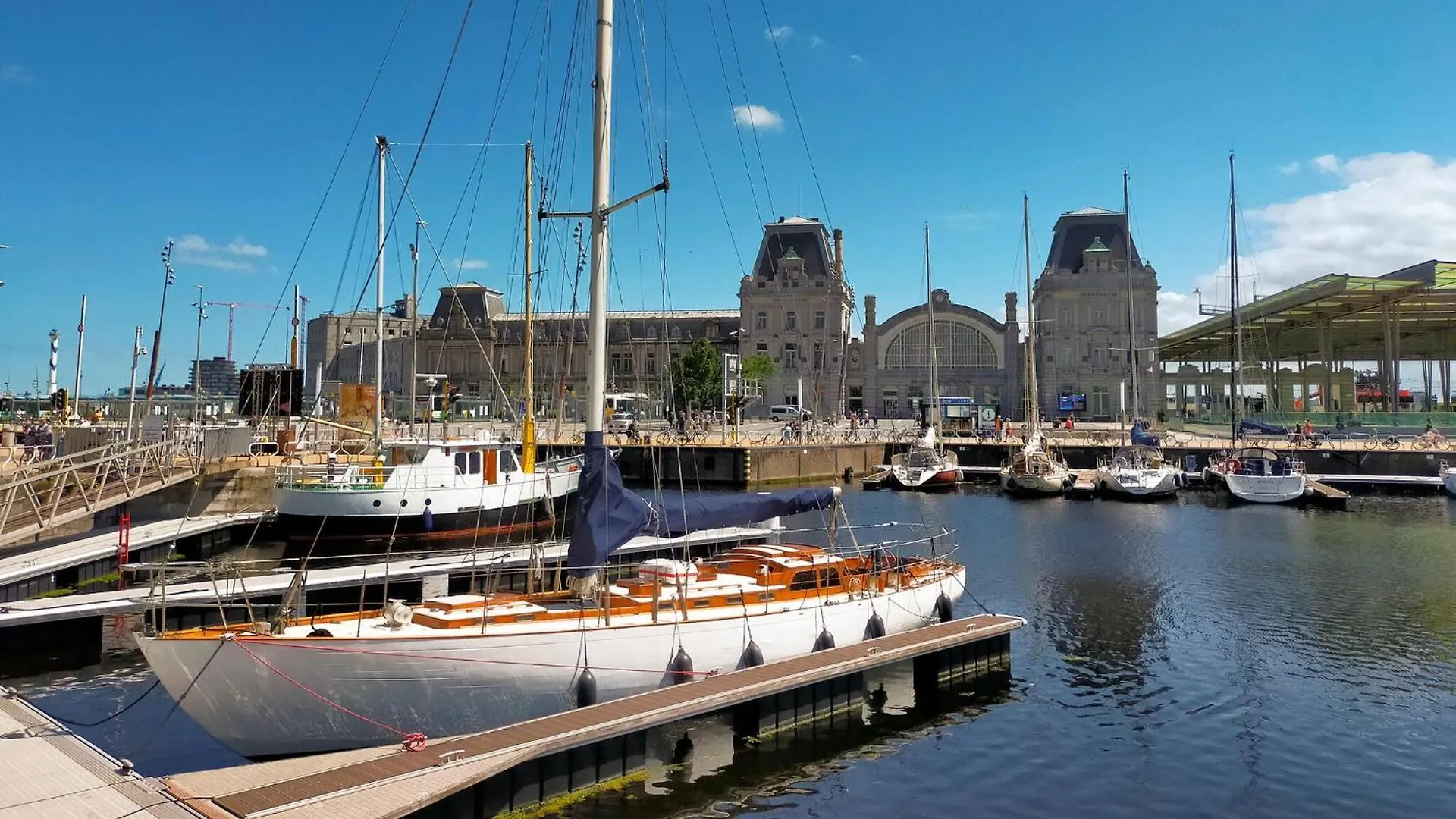 Awesome Apartment In Oostende With Wifi 0*, Ostend